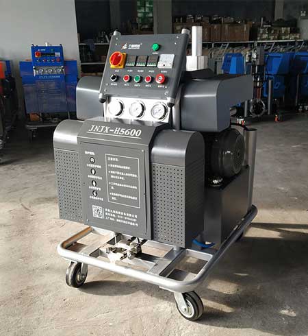噴聚脲的機(jī)器(圖1) H5600型號(hào)噴涂聚脲涂料機(jī)器